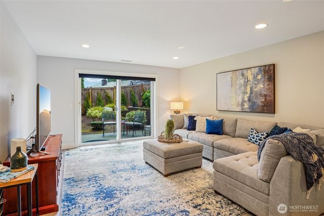 6581 Hunt Highlands Loop, Gig Harbor, WA 98335