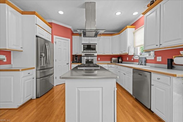 404 Bracey WAY, Chesapeake, VA 23323