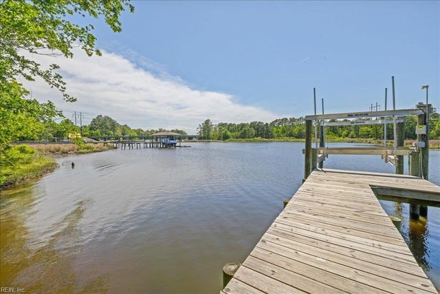 404 Bracey WAY, Chesapeake, VA 23323