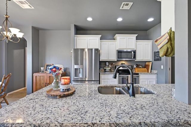 1301 Hillside Terrace, Blanchard, OK 73010