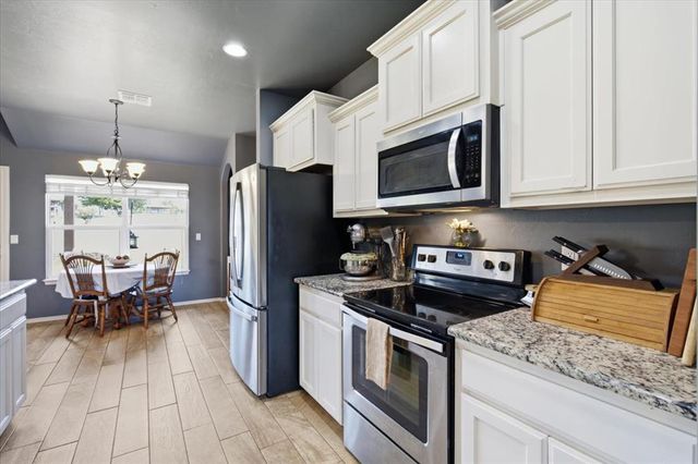 1301 Hillside Terrace, Blanchard, OK 73010