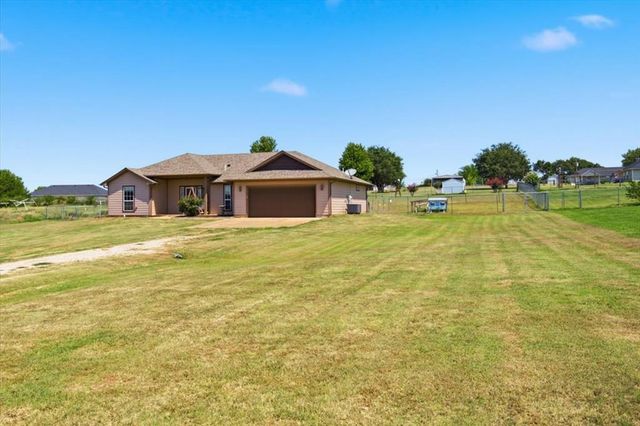1301 Hillside Terrace, Blanchard, OK 73010