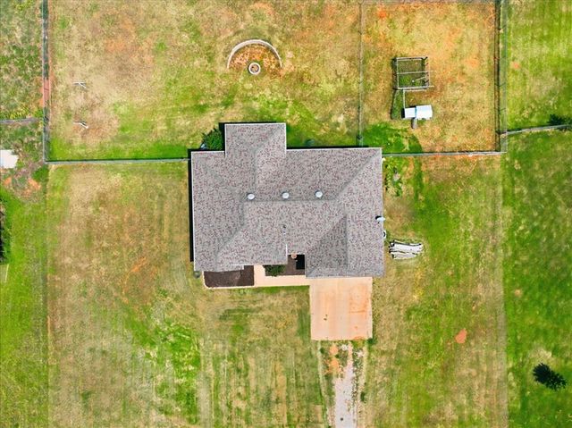 1301 Hillside Terrace, Blanchard, OK 73010