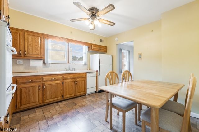 914 Woodlawn Ave, Linden City, NJ 07036