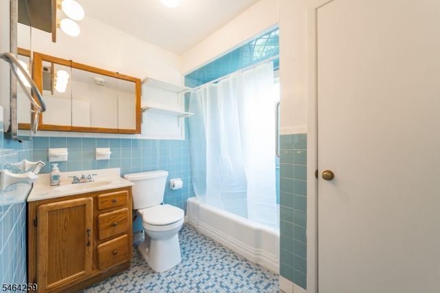 914 Woodlawn Ave, Linden City, NJ 07036