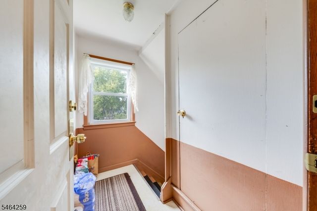 914 Woodlawn Ave, Linden City, NJ 07036