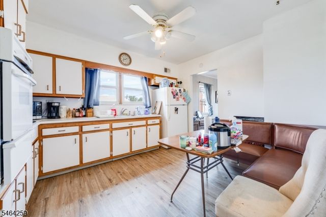 914 Woodlawn Ave, Linden City, NJ 07036