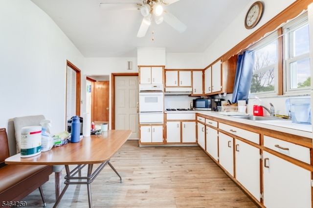 914 Woodlawn Ave, Linden City, NJ 07036