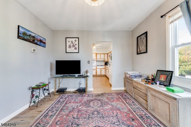 914 Woodlawn Ave, Linden City, NJ 07036