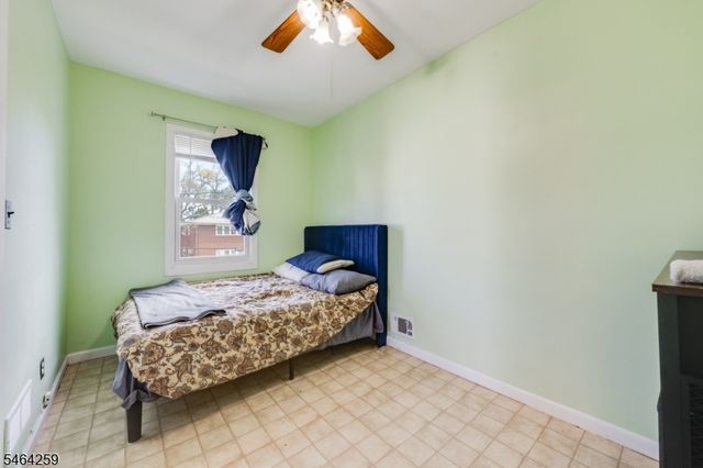 914 Woodlawn Ave, Linden City, NJ 07036