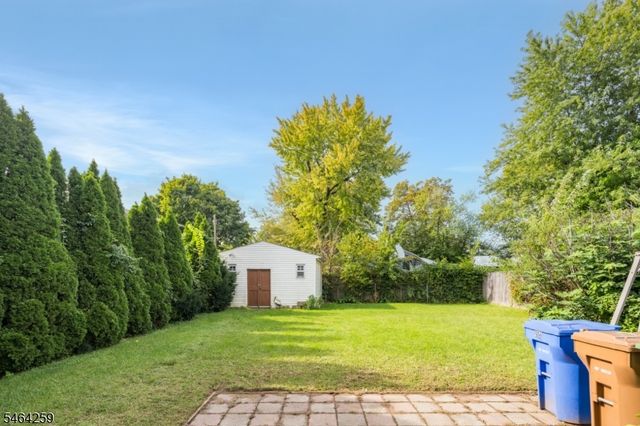 914 Woodlawn Ave, Linden City, NJ 07036