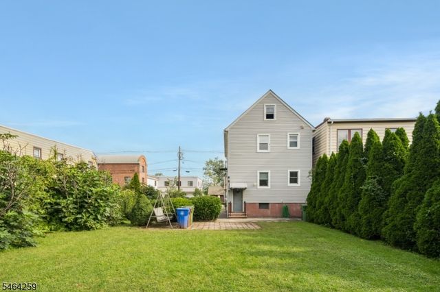 914 Woodlawn Ave, Linden City, NJ 07036