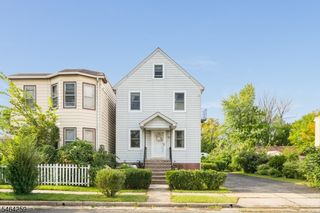 914 Woodlawn Ave, Linden City, NJ 07036