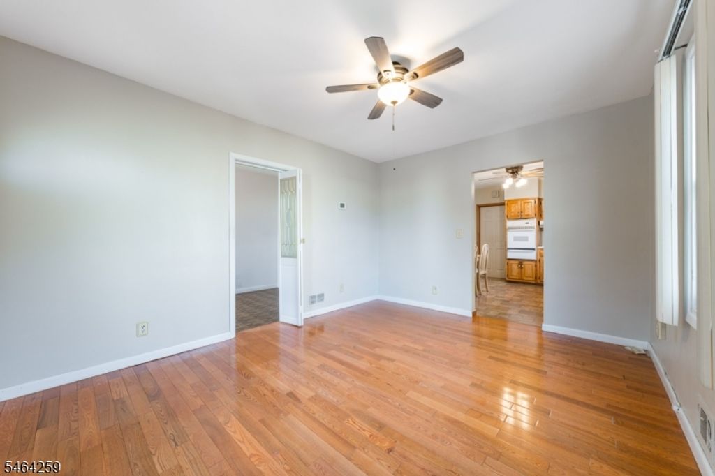 914 Woodlawn Ave, Linden City, NJ 07036 — photo 3