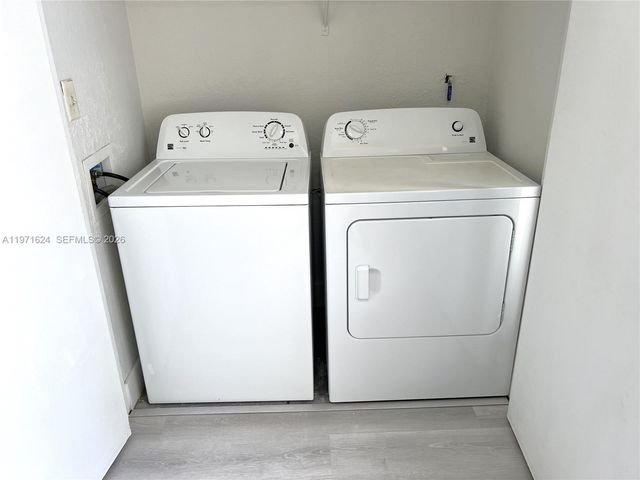 2831 N Oakland Forest Dr 112, Oakland Park, FL 33309