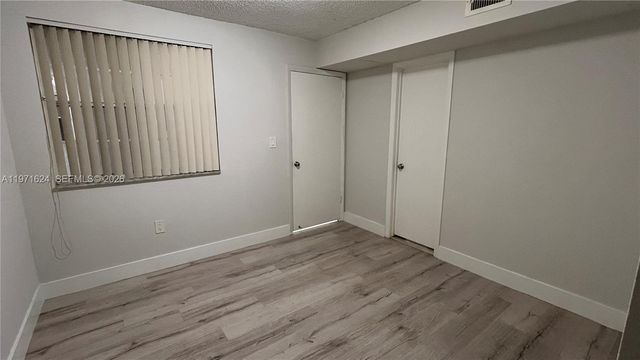 2831 N Oakland Forest Dr 112, Oakland Park, FL 33309