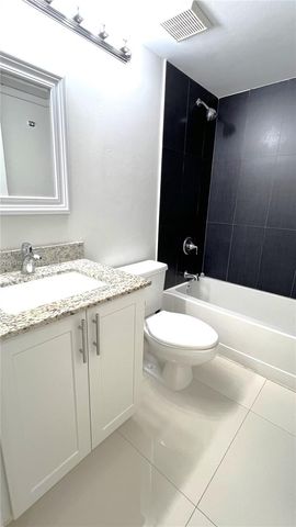 2831 N Oakland Forest Dr 112, Oakland Park, FL 33309