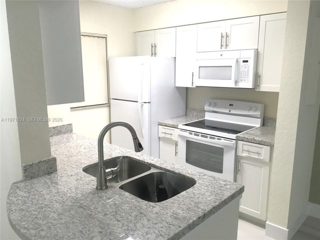 2831 N Oakland Forest Dr 112, Oakland Park, FL 33309