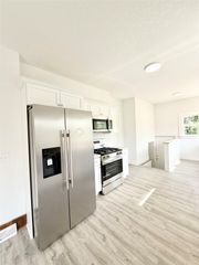 617 E Watrous Avenue, Des Moines, IA 50315