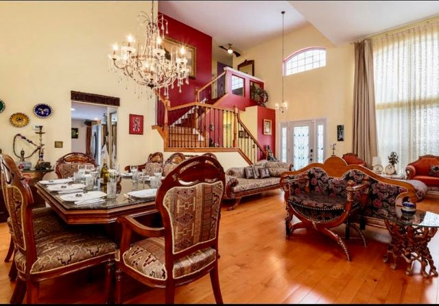 671 Wintergreen Circle, Naperville, IL 60540