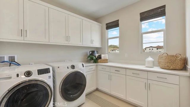 24341 Camino Oceano, Valencia, CA 91354