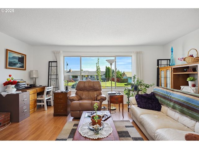 825 MAPLE Dr, Goldendale, WA 98620