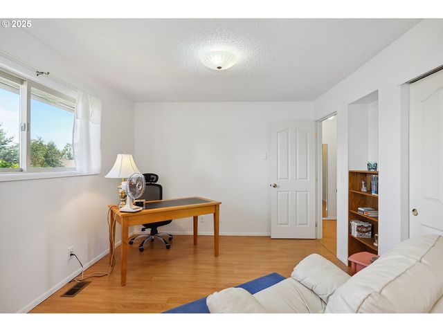 825 MAPLE Dr, Goldendale, WA 98620