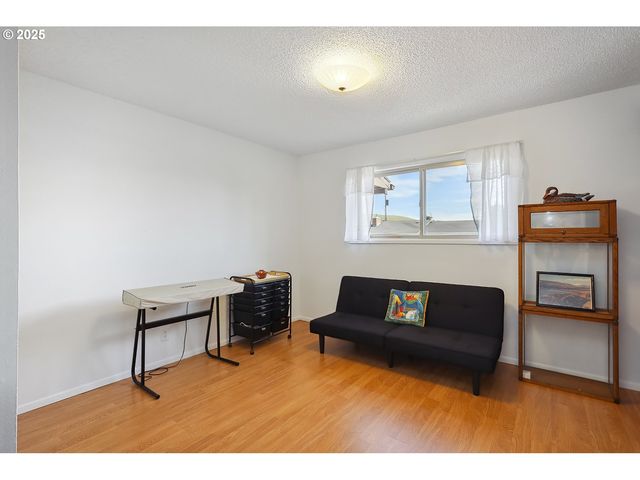 825 MAPLE Dr, Goldendale, WA 98620