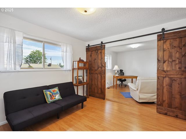 825 MAPLE Dr, Goldendale, WA 98620