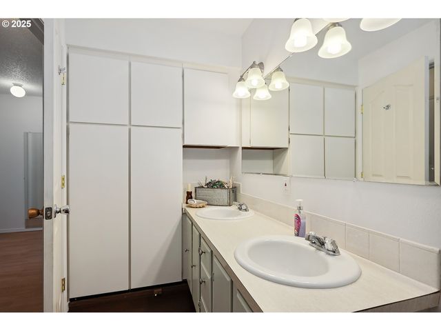 825 MAPLE Dr, Goldendale, WA 98620