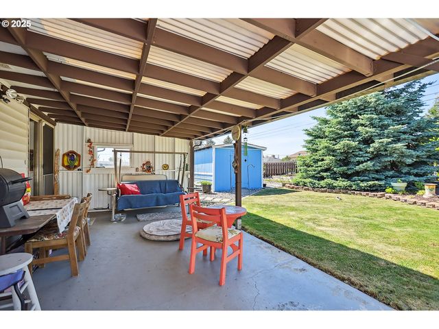 825 MAPLE Dr, Goldendale, WA 98620