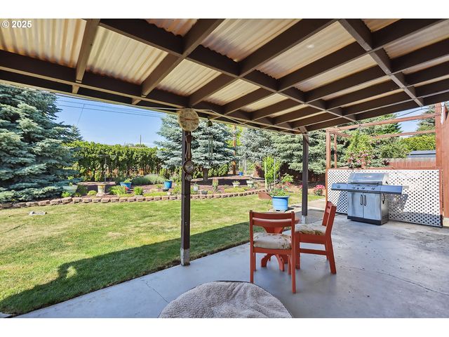 825 MAPLE Dr, Goldendale, WA 98620