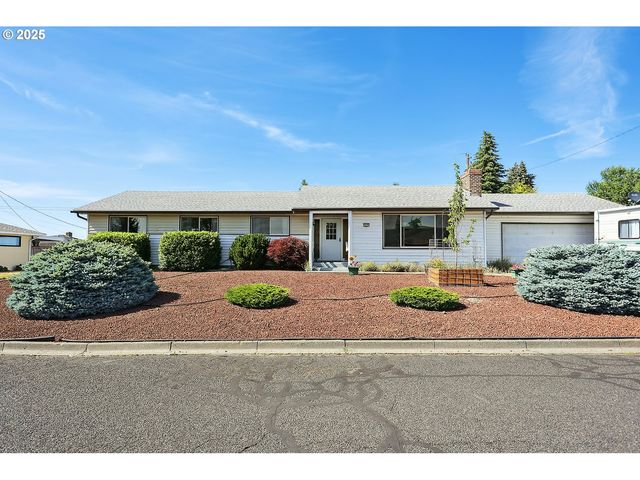 825 MAPLE Dr, Goldendale, WA 98620