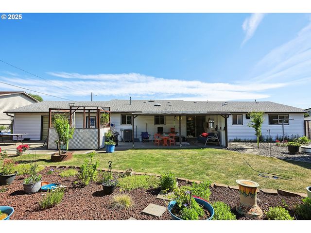 825 MAPLE Dr, Goldendale, WA 98620