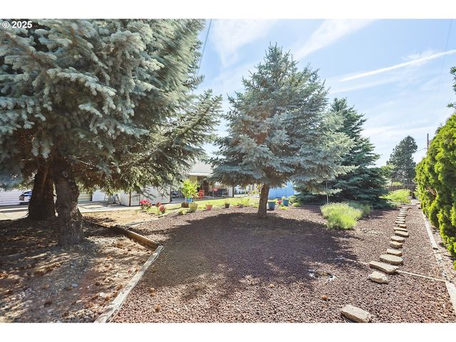 825 MAPLE Dr, Goldendale, WA 98620