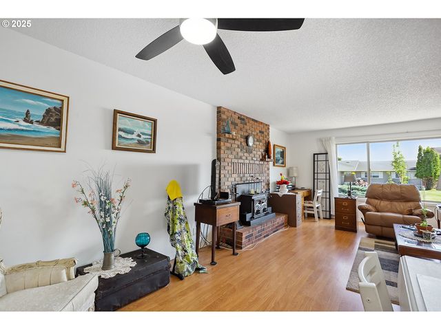 825 MAPLE Dr, Goldendale, WA 98620