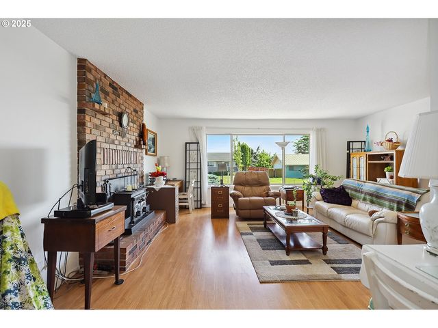 825 MAPLE Dr, Goldendale, WA 98620