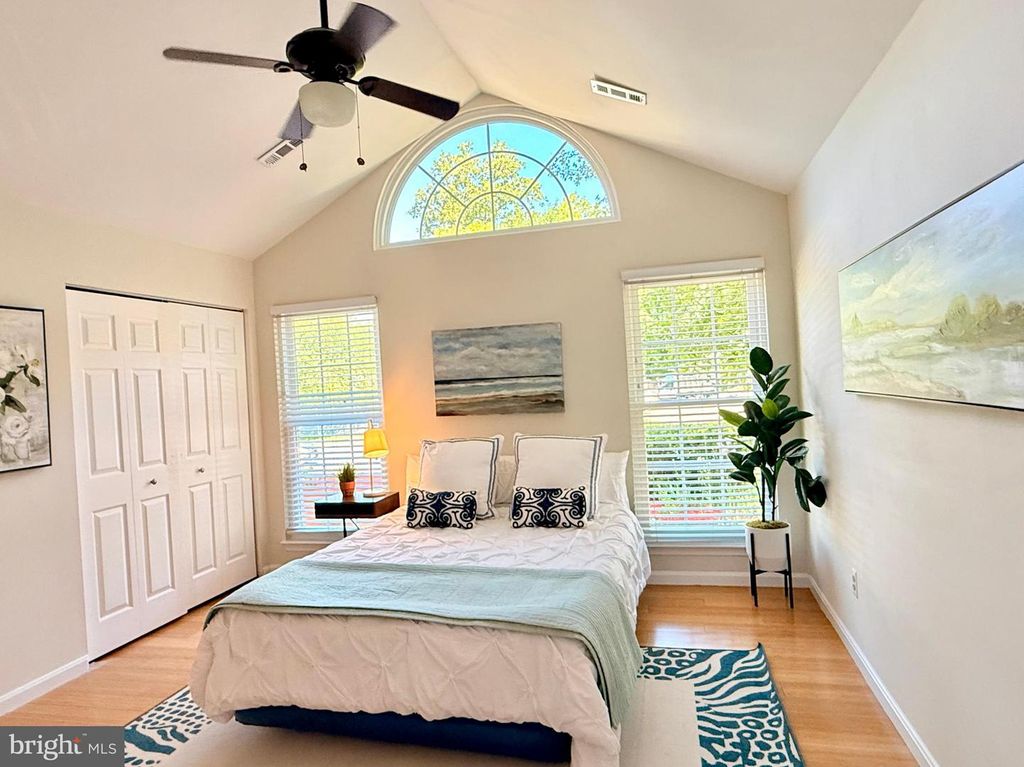 Image 14 of property listing at 953 WINDWHISPER LN, Annapolis, MD 21403