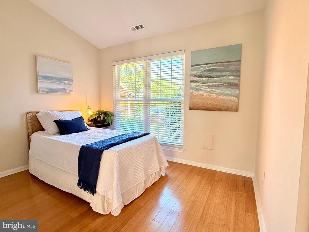 Image 19 of property listing at 953 WINDWHISPER LN, Annapolis, MD 21403