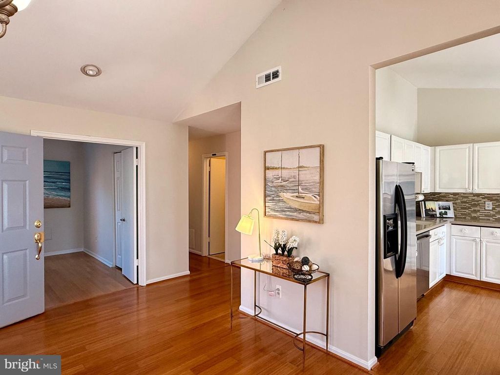 Image 2 of property listing at 953 WINDWHISPER LN, Annapolis, MD 21403