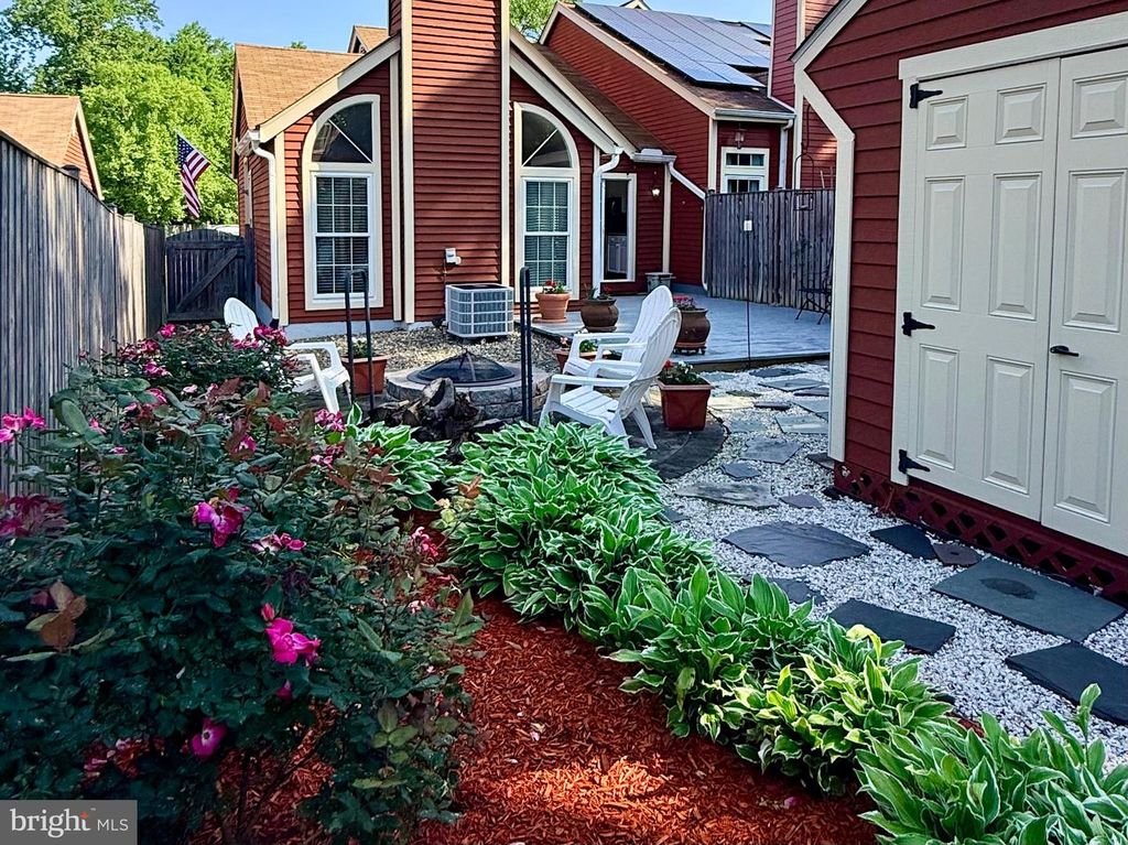 Image 27 of property listing at 953 WINDWHISPER LN, Annapolis, MD 21403
