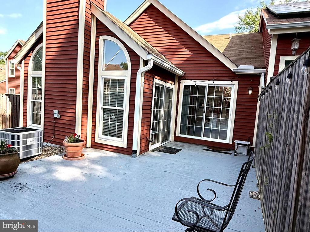 Image 29 of property listing at 953 WINDWHISPER LN, Annapolis, MD 21403