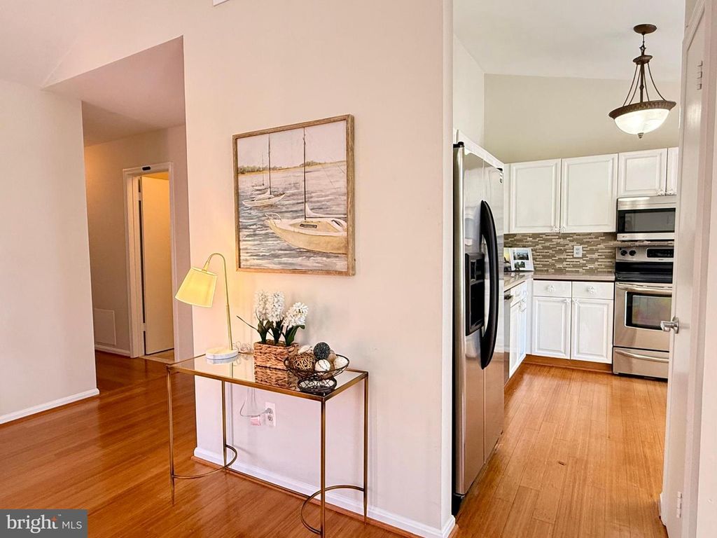 Image 3 of property listing at 953 WINDWHISPER LN, Annapolis, MD 21403