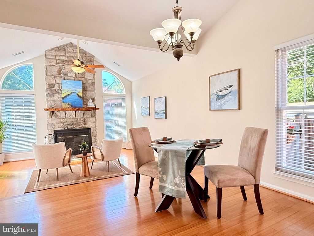 Image 7 of property listing at 953 WINDWHISPER LN, Annapolis, MD 21403
