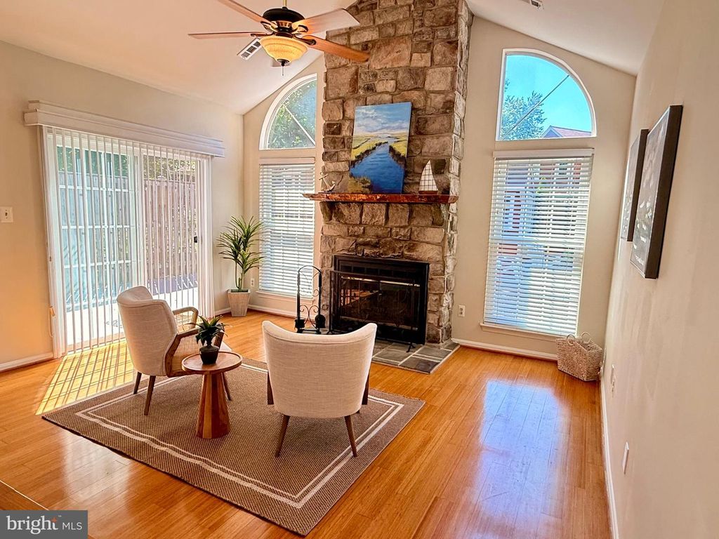 Image 8 of property listing at 953 WINDWHISPER LN, Annapolis, MD 21403