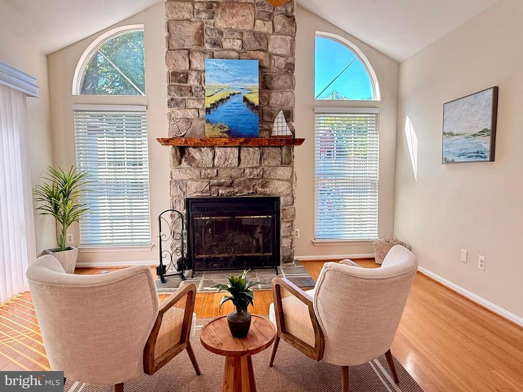 Image 9 of property listing at 953 WINDWHISPER LN, Annapolis, MD 21403
