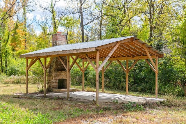 733 State Route 380, Xenia, OH 45385