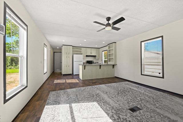 30117 Corbin Ave, Walker, LA 70785