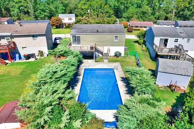 145 Easy St, Latrobe, PA 15650