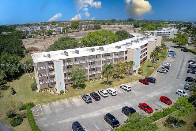 408 Southampton A 408, West Palm Beach, FL 33417